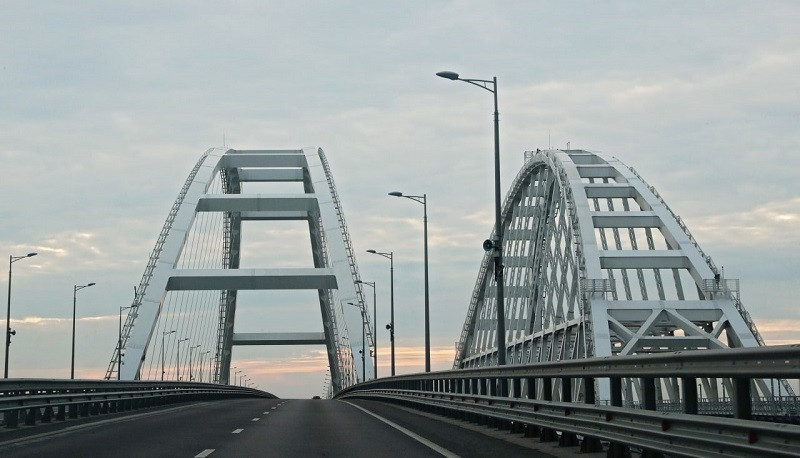 ForPost - Новости : Когда автомобильная часть Крымского моста заработает в полную силу
