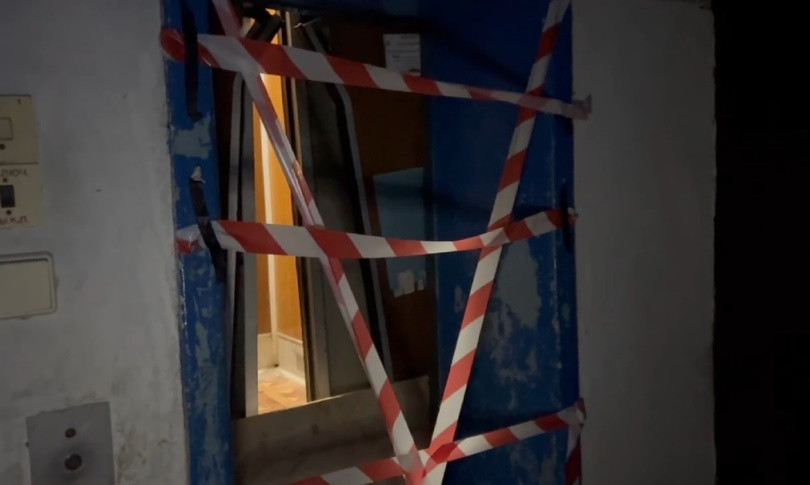 ForPost - Новости : В севастопольской многоэтажке сорвался лифт с людьми