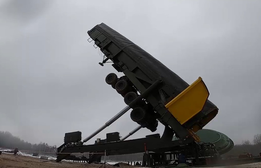 ForPost - Новости : На Западе нервно отреагировали на видео с загрузкой российской ракеты в шахту