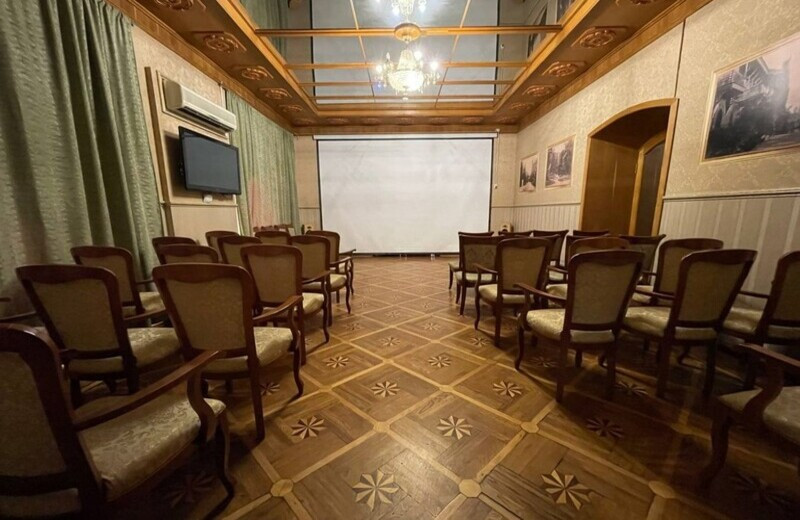 ForPost - Новости : В Ливадийском дворце теперь и кино показывают 