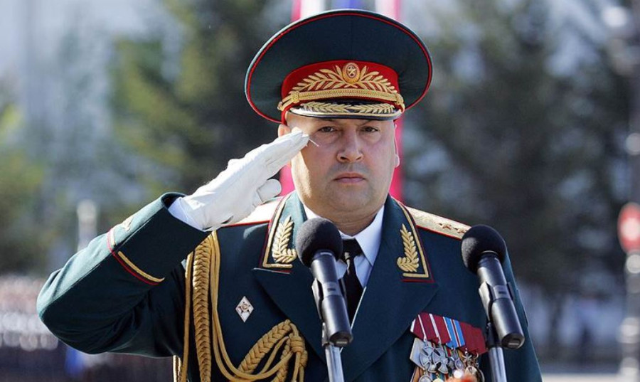 ForPost - Новости : Путин в штабе ЮВО вручил Суровикину орден Святого Георгия третьей степени