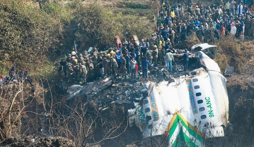 ForPost - Новости : На месте крушения самолета в Непале нашли выживших