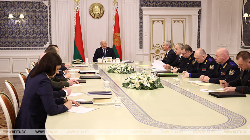 ForPost - Новости : Киев попросил Лукашенко не воевать с Украиной