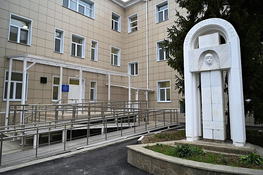 ForPost - Новости : Севастопольцы дождались открытия многострадальной больницы 