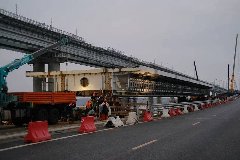 ForPost - Новости : На Крымском мосту завершился самый масштабный этап ремонта