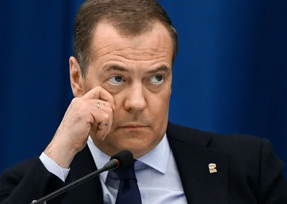 ForPost - Новости : Медведев заявил, что в случае ударов по Крыму никаких переговоров с Украиной не будет 