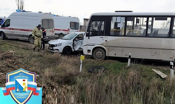ForPost - Новости : В Севастополе столкнулись легковой автомобиль и автобус 