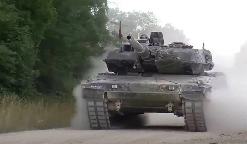 ForPost - Новости : На одном из поставляемых Украине из Германии танков заметили неонацистскую символику