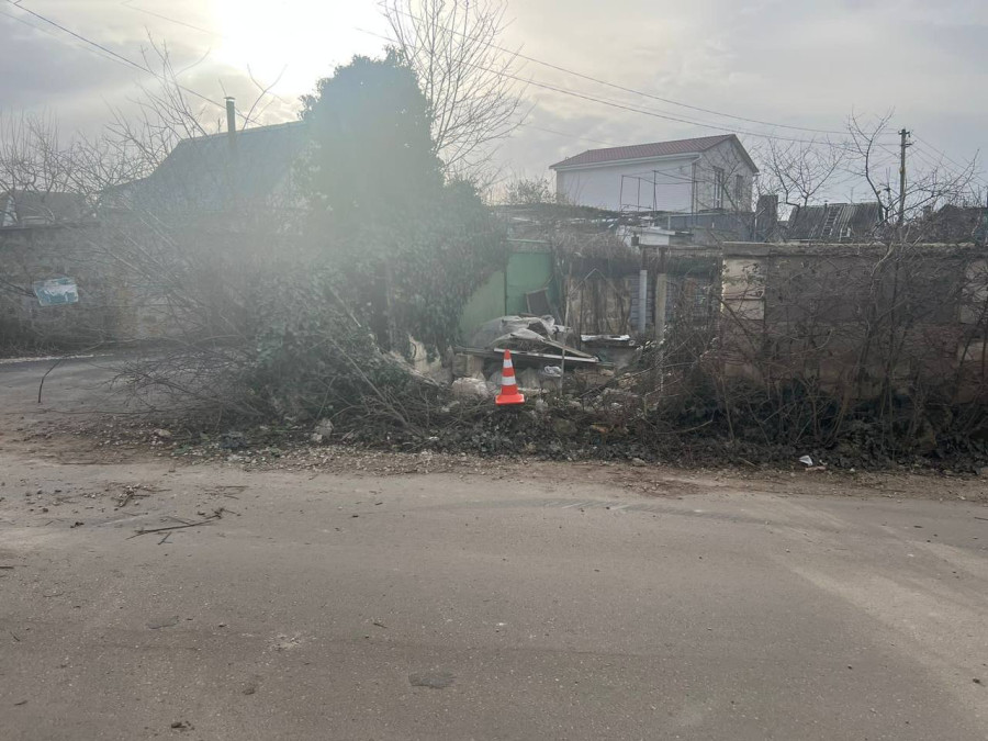 ForPost - Новости : В Севастополе на Каменной улице водитель врезался в бетон