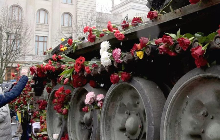 ForPost - Новости : Танк, превращённый в памятник солдатам РФ, продолжит путешествие по Европе