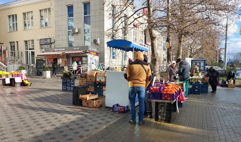 ForPost - Новости : Ответственность за разгул незаконной торговли в Севастополе возложили на покупателей 