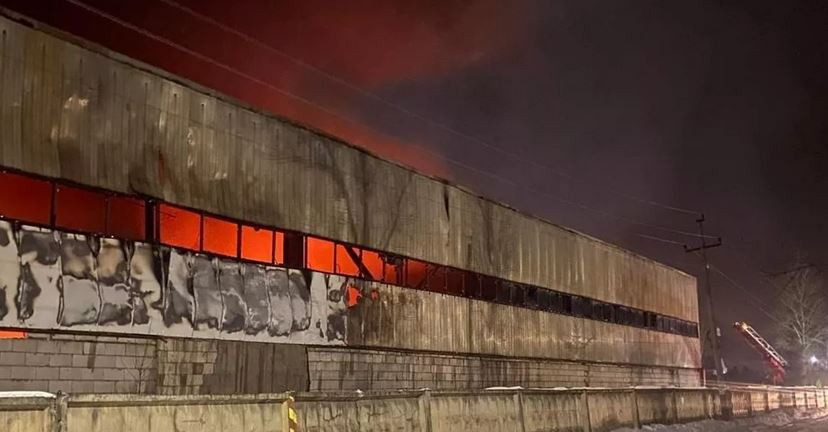 ForPost - Новости : В Подмосковье ликвидировали открытое горение в цехе