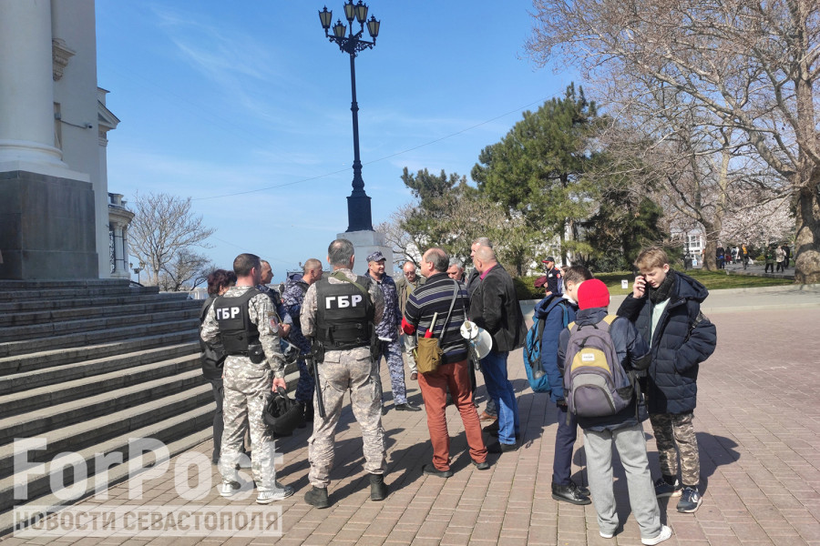 ForPost - Новости : В центре Севастополя эвакуировали детей и сотрудников ДДЮТ