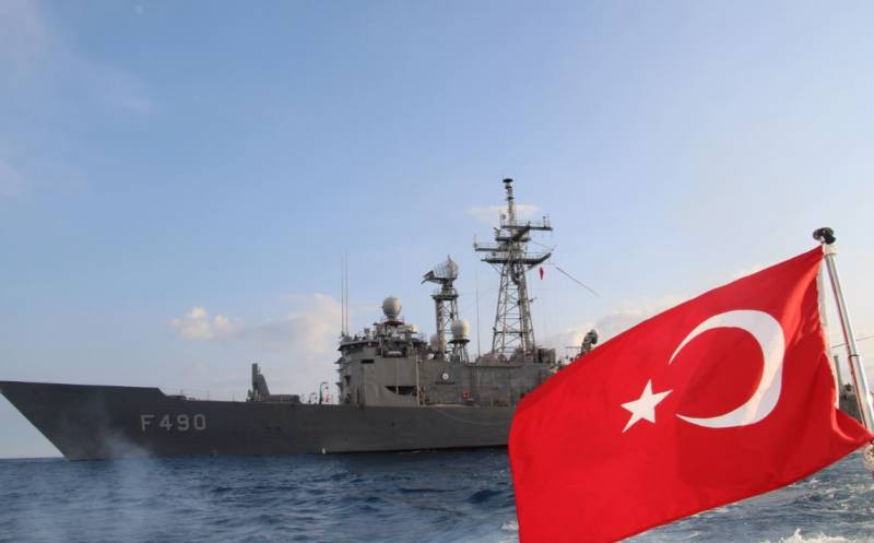 ForPost - Новости : В Турции обсуждают возможность открытия проливов для ВМС США из-за истории с беспилотником