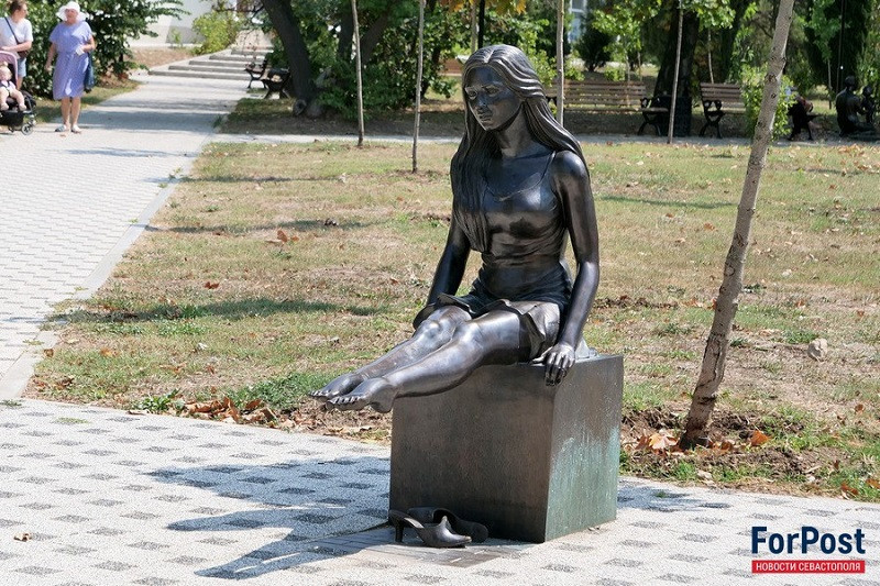 ForPost - Новости : Московский художник продолжил борьбу со скульптурой в Севастополе