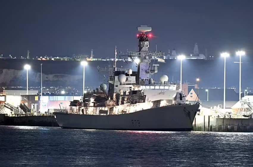 ForPost - Новости : «У нас ещё есть флот?»: британцы высмеяли реакцию Лондона на поход кораблей РФ