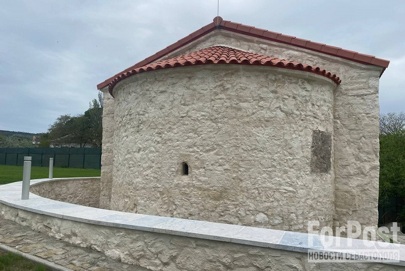 ForPost - Новости : Реставрация длиною в год: как в Феодосии возрождали древнюю святыню