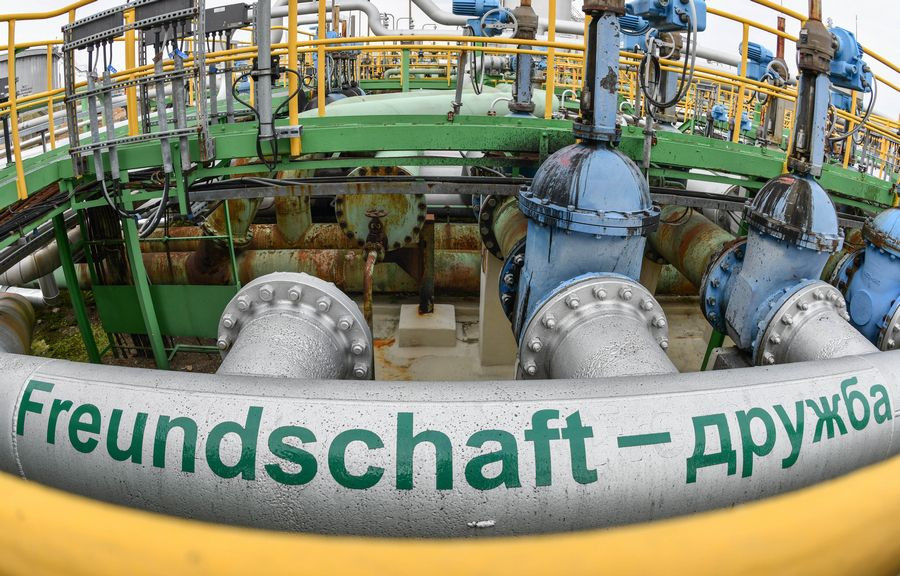 ForPost - Новости : Германию хотят лишить нефти, которая идёт из России по «Дружбе»