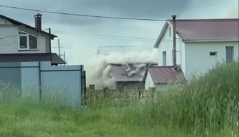 ForPost - Новости : В Севастополе горит баня 