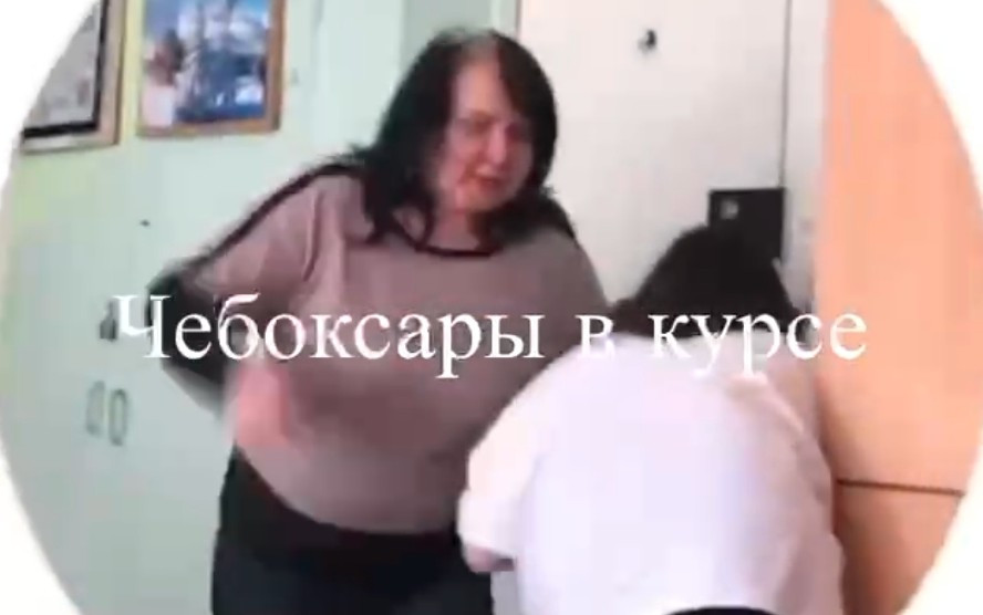 ForPost - Новости : Учительница при всём классе пнула школьницу в живот