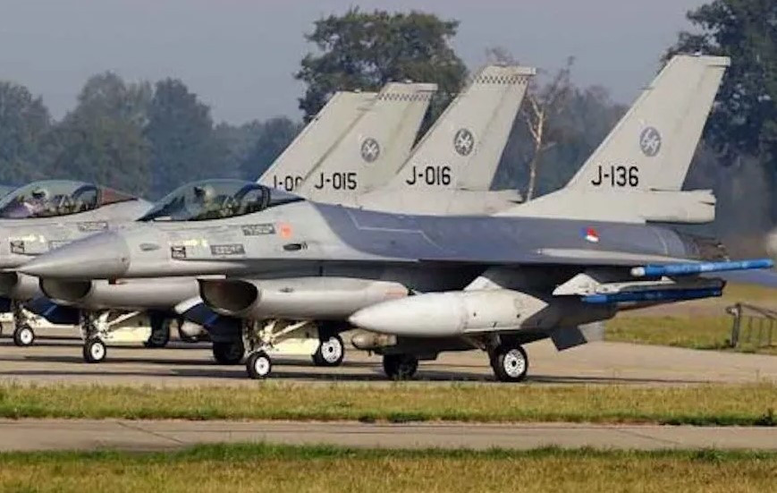 ForPost - Новости : Американец пояснил, почему передача F-16 не изменит ситуацию для Украины