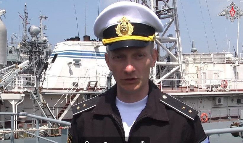 ForPost - Новости : Военнослужащие ЧФ награждены за защиту вернувшегося в Севастополь корабля «Иван Хурс»