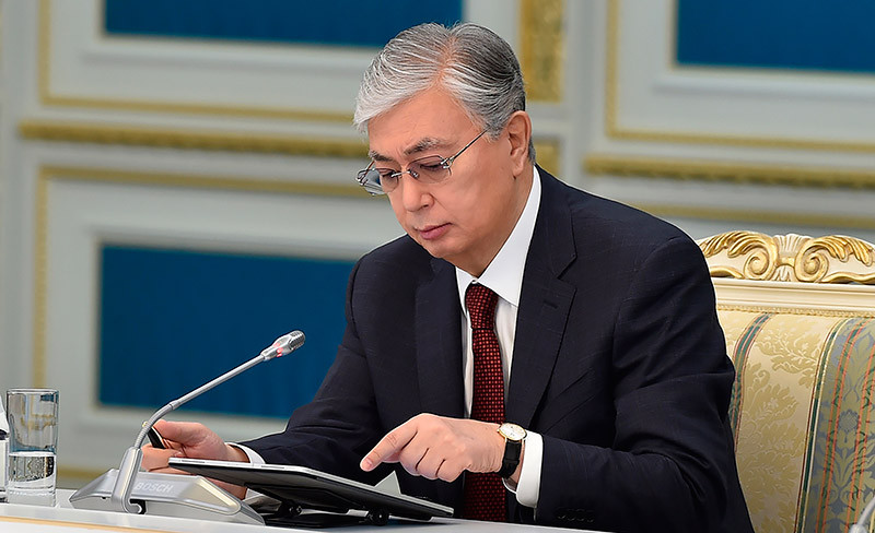 ForPost - Новости : Усидит ли многовекторный Казахстан на двух стульях