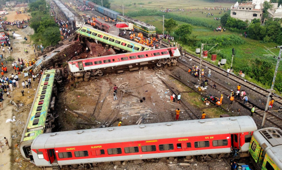 ForPost - Новости : Число погибших при столкновении поездов в Индии возросло до 288 человек