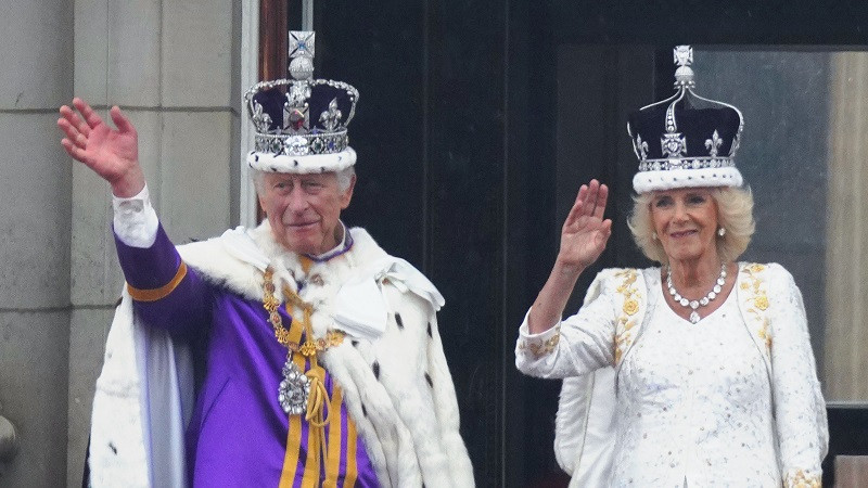 ForPost - Новости : Британцев возмутило соблюдение новым королём старой традиции
