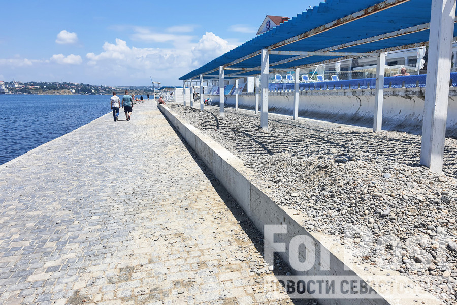 ForPost - Новости : Хрустальный пляж в Севастополе выглядит как строительная площадка 