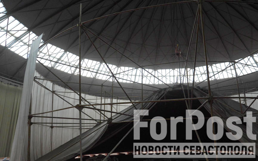 ForPost - Новости : Как в Севастополе продвигается ремонт здания Панорамы
