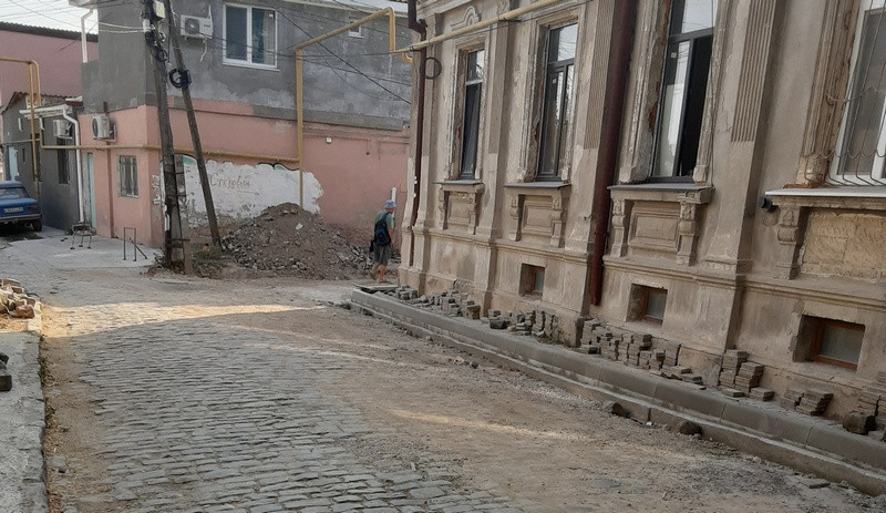 ForPost - Новости : Почему крымчане не дают закатать в асфальт старинные камни Евпатории