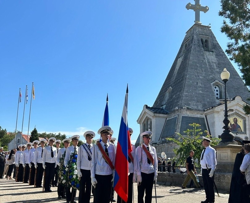 ForPost - Новости : В Севастополе вспоминают героев Первой обороны