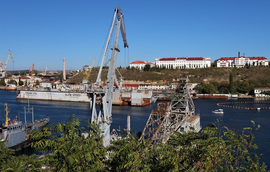 ForPost - Новости : Сотрудники морского завода в Севастополе не пострадали из-за ракетного удара Украины
