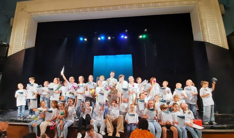 ForPost - Новости : Севастопольская школа юного актёра выпустила первых учеников 