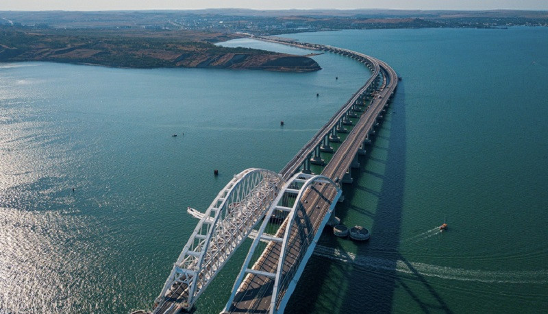 ForPost - Новости : Ночью будет остановлено движение через Крымский мост