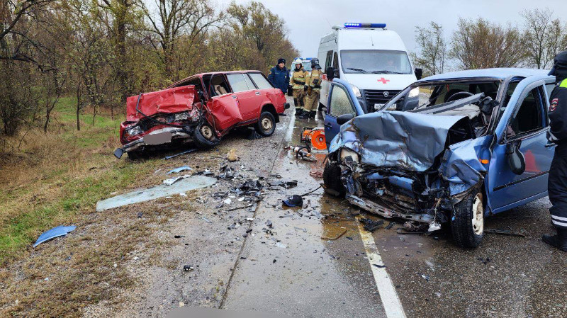 ForPost - Новости : В ДТП на востоке Крыма погибли оба водителя и все пассажиры