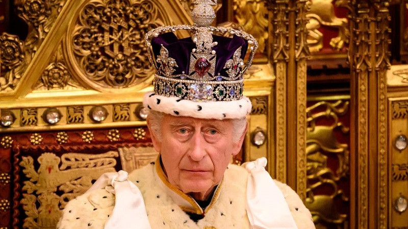 ForPost - Новости : Короля Карла III обвинили в зарабатывании на мёртвых британцах