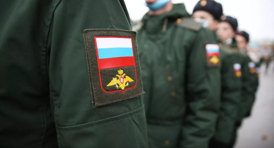 ForPost - Новости : В Госдуме снова захотели продлить срочную службу в армии до двух лет