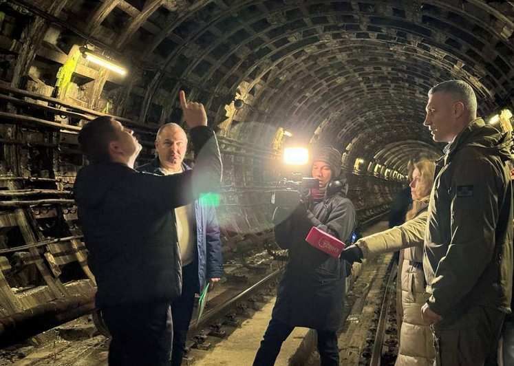 ForPost - Новости : «Страна. ua»: киевское метро начало затапливать, ряд станций закрыли