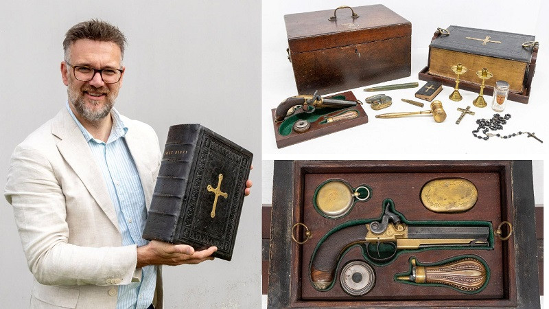 ForPost - Новости : На аукцион выставили Библию с набором охотника на вампиров 