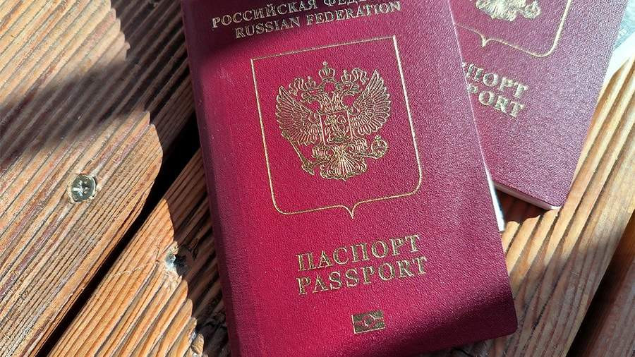 ForPost - Новости : Вступили в силу новые правила выезда за границу: кому и куда сдать загранпаспорт