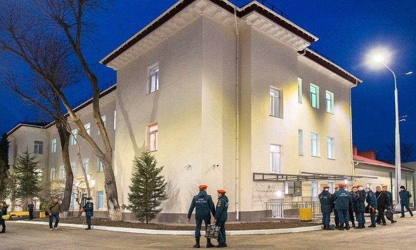 ForPost - Новости : В Севастополе после капремонта открылась подшефная МЧС школа 