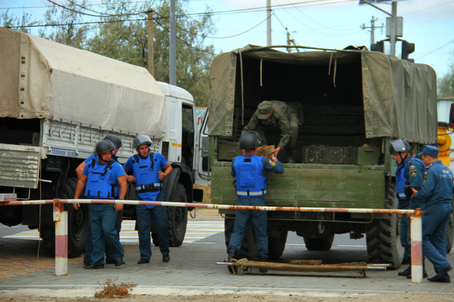 ForPost - Новости: Севастопольские спасатели у Феодосии разминируют «Жан Жорес» 