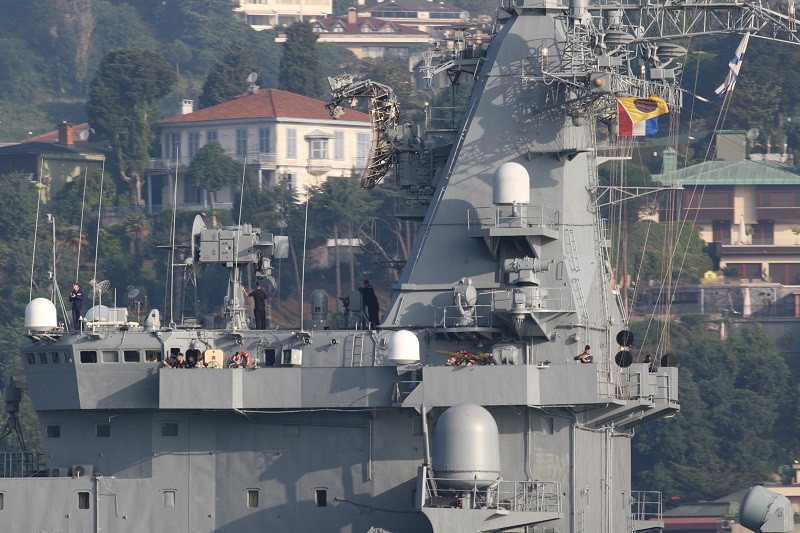 ForPost - Новости: Мир следит за проходом крейсера «Москва» через Босфор и Дарданеллы 