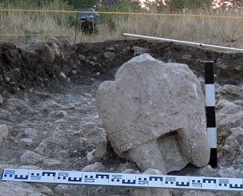 ForPost - Новости : В Севастополе археологи впервые нашли половецкую каменную бабу