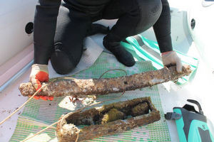 ForPost - Новости : У берегов Херсонеса археологи нашли античный якорь