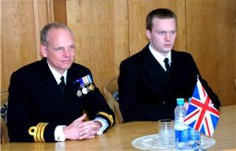 ForPost - Новости : Командующий ВМС Украины встретился с командиром британского корабля «Эксетер», который зашел в порт Севастополь