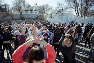 ForPost - Новости : Севастопольцы собираются вывести Украину из транса массовыми танцами