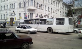 ForPost - Новости : Забавный фотофакт: в центре Севастополя обнаружен троллейбус-призрак